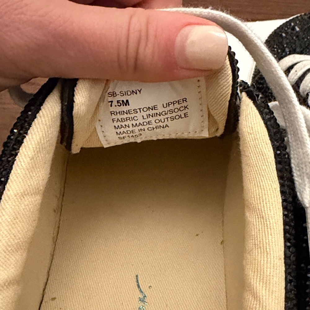 Betsey Johnson Sidny Sneaker Size 7.5 - Picture 5 of 8